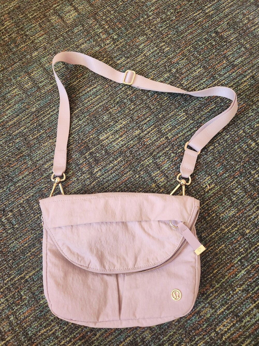 Lululemon All Night Festival 5L Crossbody Bag in "Antoinette" Mauve Purple